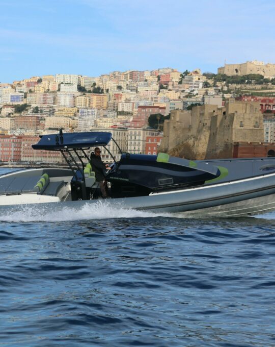 Cantiere Nautico MIAMI GOLD Produzione e Fabbrica di Gommoni e barche a Napoli Campania da 13 Metri Cabinati a 6 Metri.